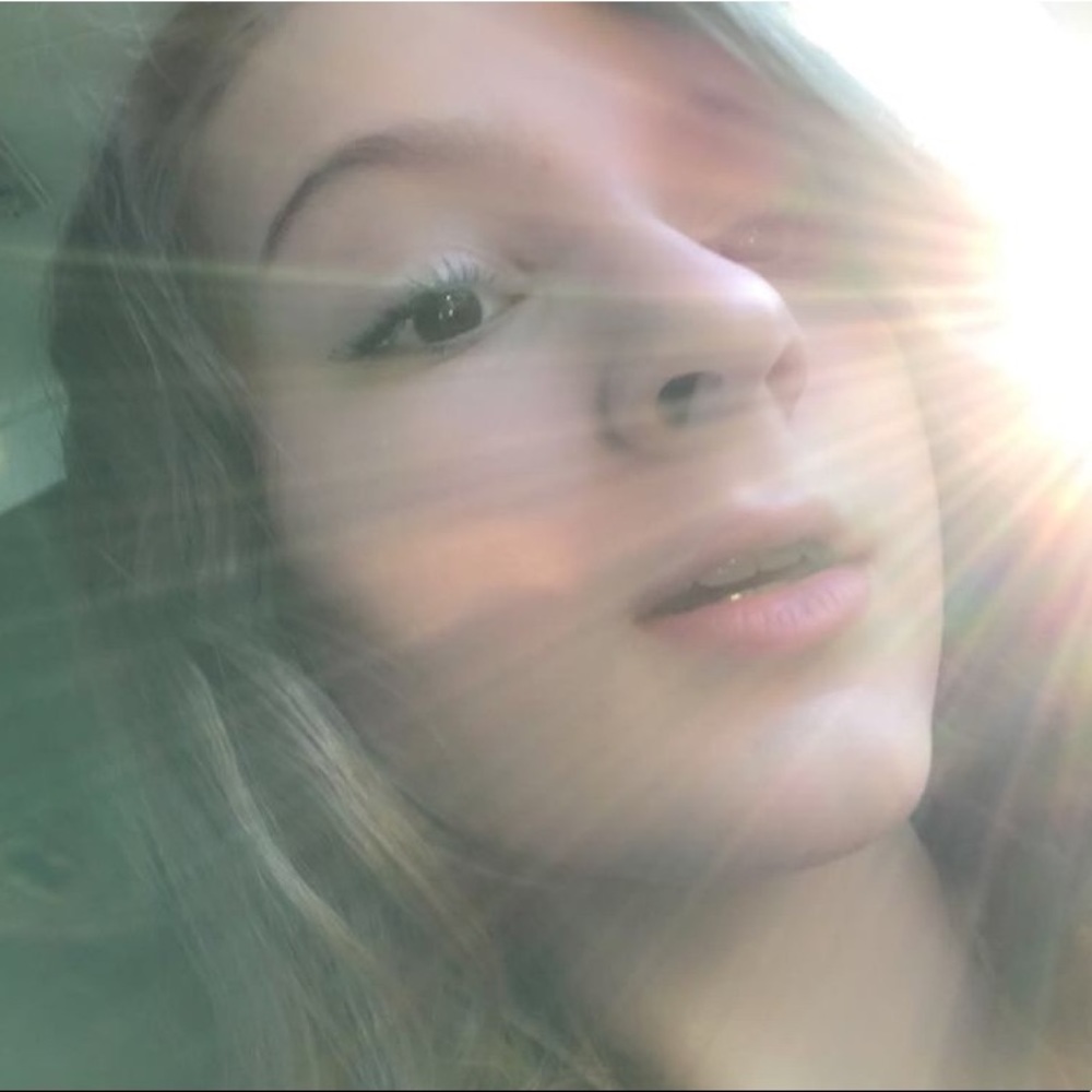 Meet your Posher, Abigail